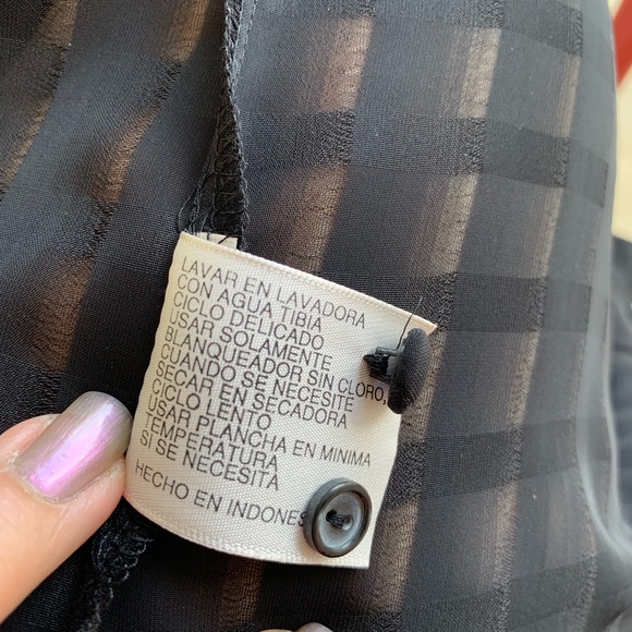 Black sheer checked pattern, long sleeve blouse - Picture 9 of 9